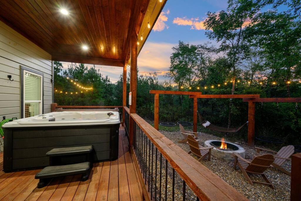 فيلا Under The Stars - Secluded, Hot Tub, Firepit, Games بروكن بو المظهر الخارجي الصورة
