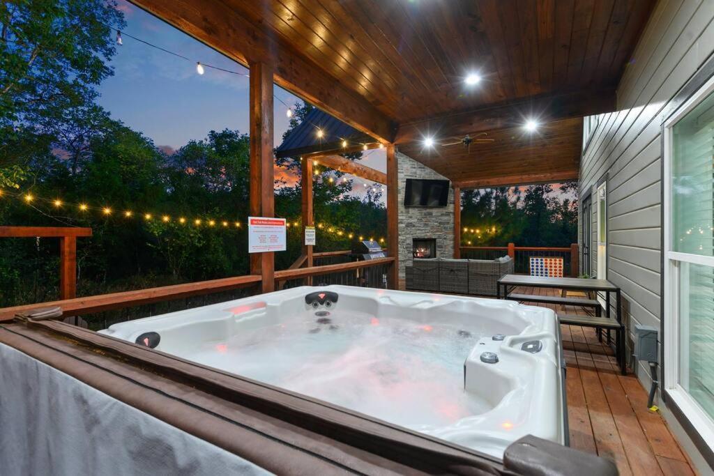 فيلا Under The Stars - Secluded, Hot Tub, Firepit, Games بروكن بو المظهر الخارجي الصورة